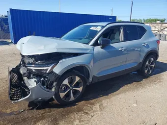 2026 Volvo XC40 YV4L12UCXT2737741