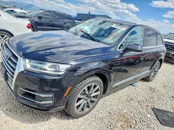 2017 Audi Q7 WA1LAAF78HD003408