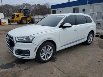 2018 Audi Q7 WA1LAAF71JD037261