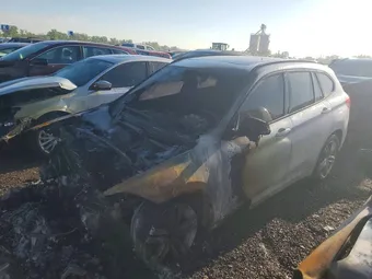 2017 BMW X1 WBXHT3C31H5F80025