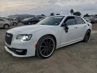 2017 Chrysler 300 2C3CCABGXHH572368