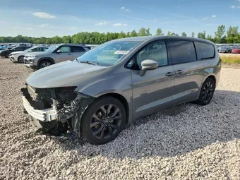 2020 Chrysler Pacifica 2C4RC1FG3LR261898 Lot 48539096