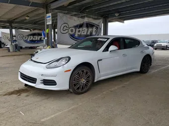 2016 Porsche Panamera WP0AA2A72GL007131