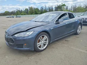 2015 Tesla Model S 5YJSA1E11FF116590