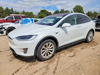 2018 Tesla Model X 5YJXCDE23JF112060
