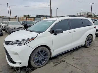2022 Toyota Sienna 5TDXRKEC9NS086710