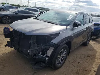 2017 Toyota Highlander 5TDJZRFHXHS426248 Lot 52542016
