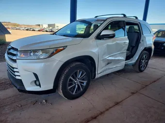 2018 Toyota Highlander 5TDKZRFHXJS536629 Lot 52405536