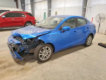 2017 Toyota Yaris 3MYDLBYV1HY185392
