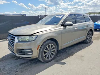 2017 Audi Q7 WA1VABF72HD033308