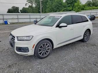 2017 Audi Q7 WA1VAAF78HD015230