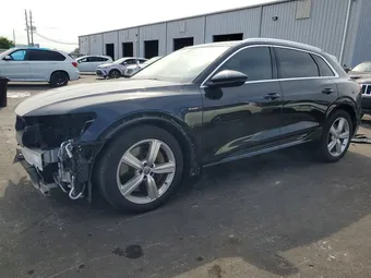 2019 Audi e-tron WA1LAAGE1KB023001