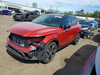 2022 Volvo XC40 YV4162UM0N2724579