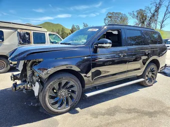 2025 Lincoln Navigator 5LMJJ2LG1SEL03745