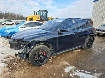 2018 Alfa Romeo ZASFAKPN2J7B85172