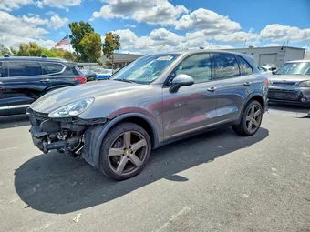 2016 Porsche Cayenne WP1AA2A23GKA15246