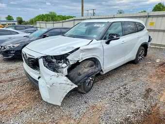 2022 Toyota Highlander 5TDGZRBH3NS568405 Lot 53215246