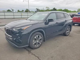 2022 Toyota Highlander 5TDGBRCH4NS538235 Lot 54048876