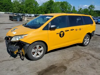 2017 Toyota Sienna 5TDKZ3DC7HS886962