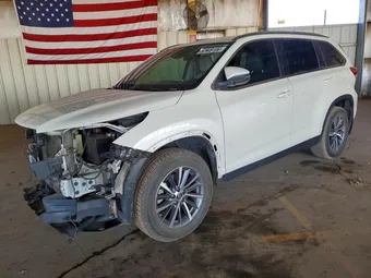 2019 Toyota Highlander 5TDJZRFH7KS575885 Lot 52949106
