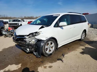2018 Toyota Sienna 5TDKZ3DC4JS913380 Lot 47425966