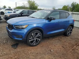 2021 Volvo XC40 YV4162UM7M2465605