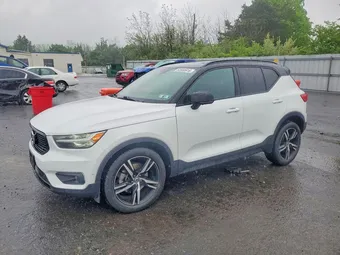 2021 Volvo XC40 YV4162UM2M2462918