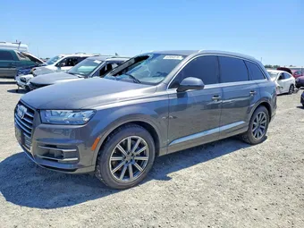 2018 Audi Q7 WA1LHAF7XJD038856