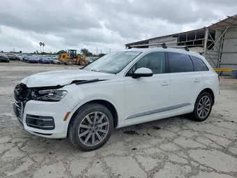 2017 Audi Q7 WA1LAAF7XHD047975