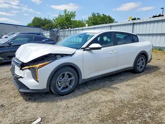 2025 Kia K4 3KPFT4DE7SE194776