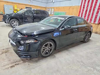 2021 Mercedes-Benz A-Class W1K3G4FB5MJ285518