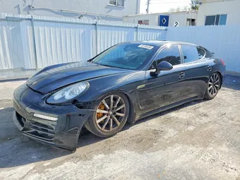2016 Porsche Panamera WP0AB2A7XGL050256