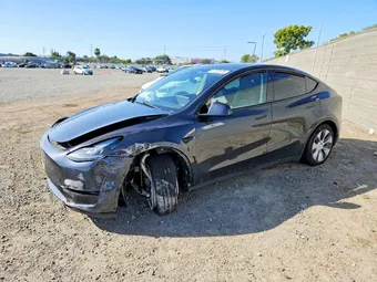 2024 Tesla Model Y 7SAYGDED1RF044060 Lot 51722676