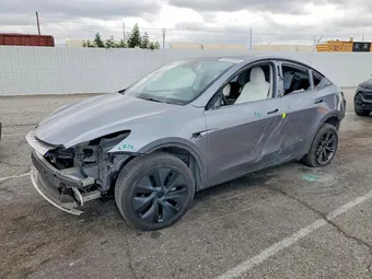 2024 Tesla Model Y 7SAYGDEDXRF208504 Lot 50463356