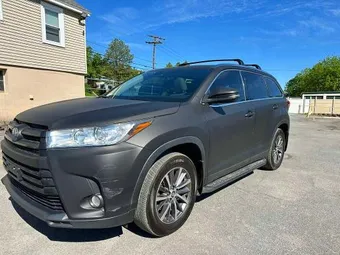 2019 Toyota Highlander 5TDJGRFH7KS073819
