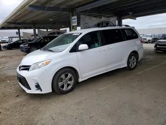 2018 Toyota Sienna 5TDKZ3DC7JS927497 Lot 52721196