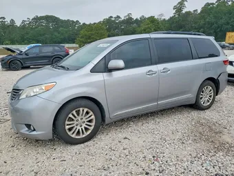 2017 Toyota Sienna 5TDYZ3DC2HS883672 Lot 52140376