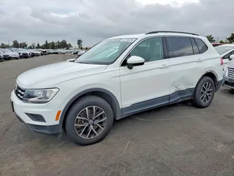 2019 Volkswagen Tiguan 3VV3B7AX0KM184725 Lot 48195226