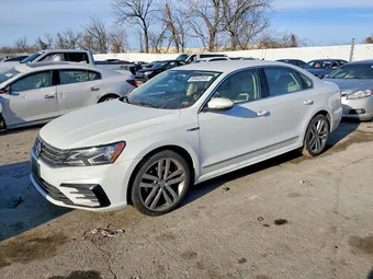 2017 Volkswagen Passat 1VWDT7A34HC086284
