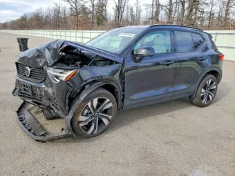 2024 Volvo XC40 YV4L12UL5R2298179