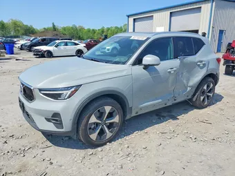 2025 Volvo XC40 YV4L12UE7S2599978