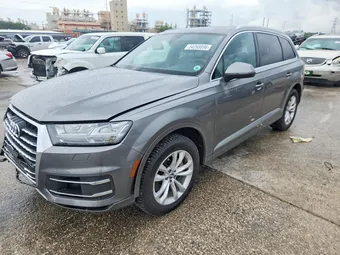 2017 Audi Q7 WA1LAAF70HD027167
