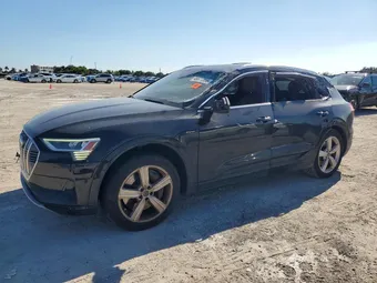 2019 Audi e-tron WA1LAAGE1KB024326