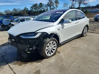 2020 Tesla Model X 5YJXCAE28LF237752