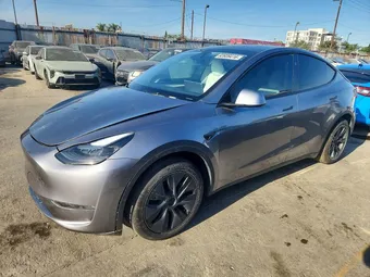 2025 Tesla Model Y 7SAYGDEE7SF240633