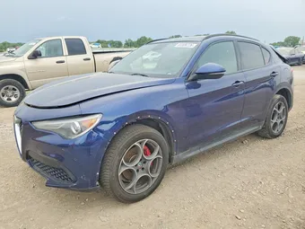 2018 Alfa Romeo ZASFAKNN4J7B78596