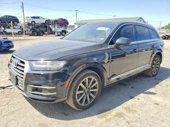 2017 Audi Q7 WA1LAAF72HD017689