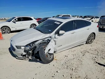 2019 Ford Fusion 3FA6P0LU4KR104987