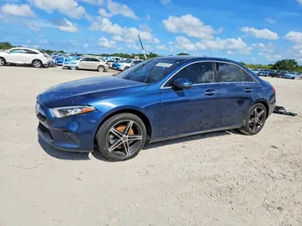 2019 Mercedes-Benz A-Class WDD3G4EB1KW030656