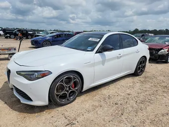 2022 Alfa Romeo ZARFAMBN3N7660416